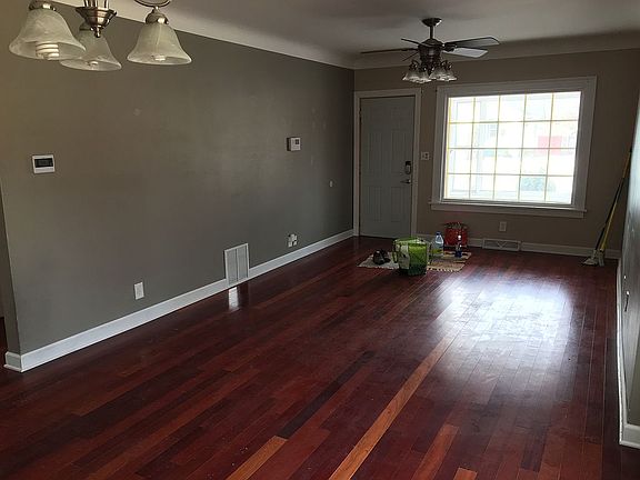 3rd image of 1533 Hyde Park Ave