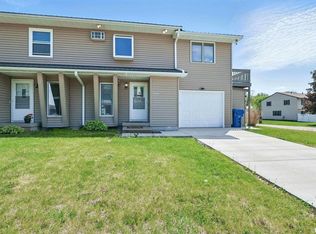 3829 Belle Ave, Davenport, IA 52807