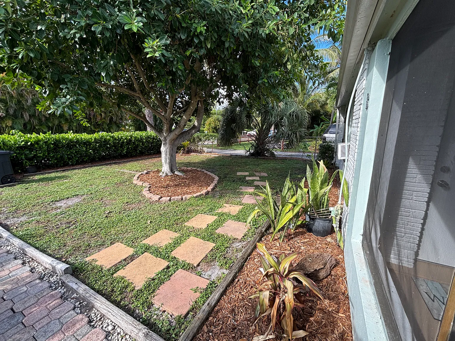 1 bed, 400 sqft, $1,850 — Photo 3