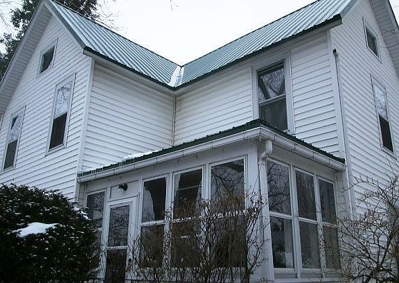 2nd image of 19 Cass St