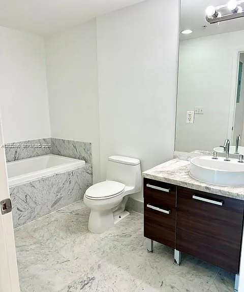 244 Biscayne Blvd #1805 — Photo 13