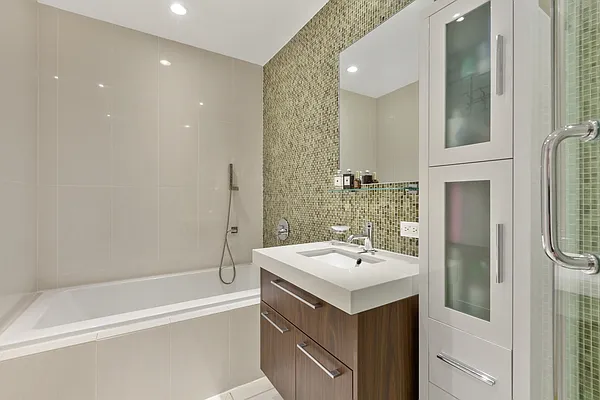 Rented by Nest Seekers International | media 53