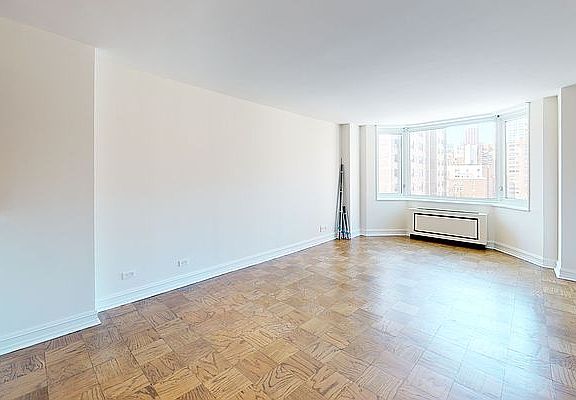 4th image of 400 E 71st St APT 14H