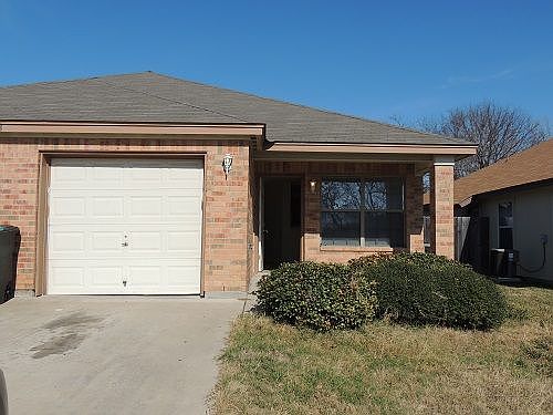 1st image of 933 Rosewood Dr