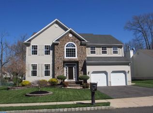 75 Van Sant Dr, Hamilton, NJ 08690