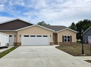 1209 Jennings Xing, Van Wert, OH 45891