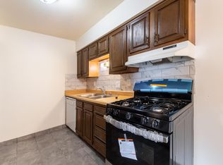 7512 N Granville Rd #108, Milwaukee, WI 53224