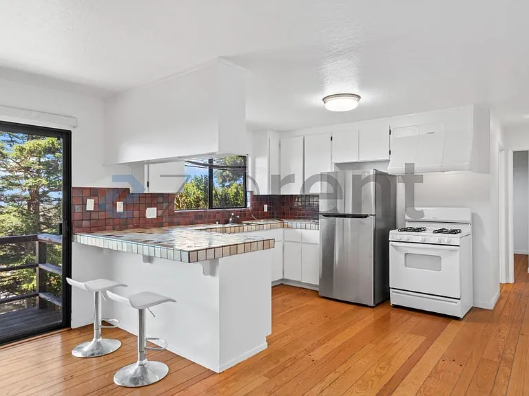 1127 Contra Costa Dr — Photo 10
