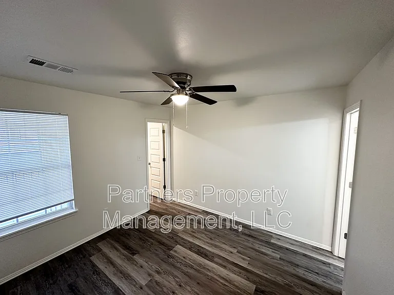 1035 S Benchmark Ln #1 — Photo 7
