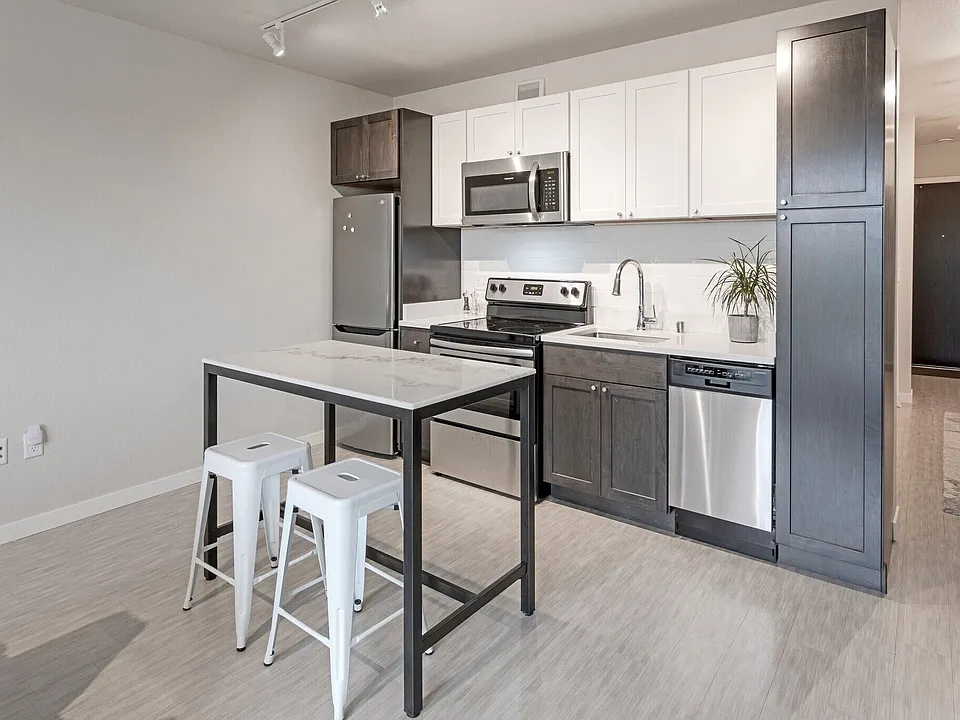 3828 Apartments