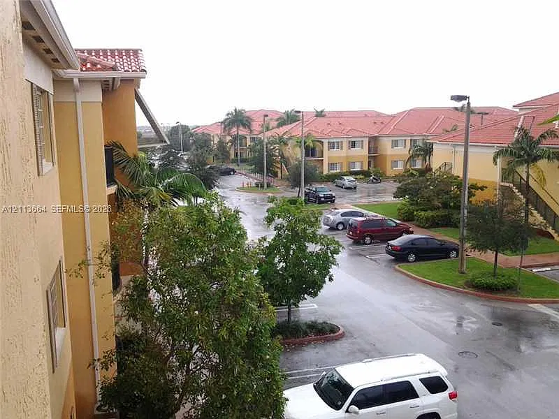 Palm Gardens At Doral Con — Photo 4