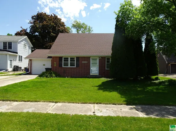 1011 7th Ave, Sheldon, IA 51201