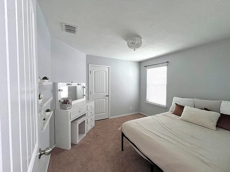 8922 Bowen Br — Photo 5