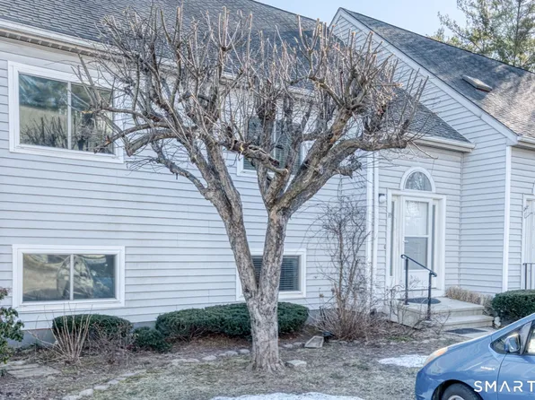 10 Clubhouse Drive #10, Cromwell, CT 06416