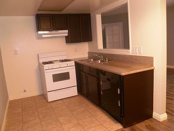 4th image of 415 W Glenoaks Blvd APT 4