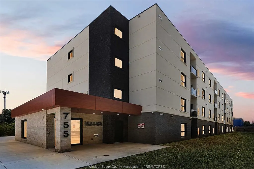 1 bed, 1.0 bath, $2,100 — Photo 1