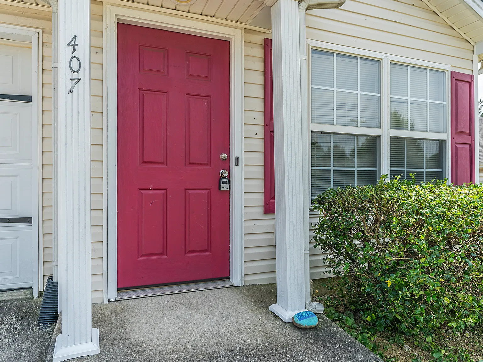 3 bed, 1200 sqft, $1,500 — Photo 2