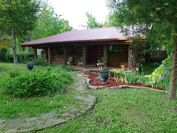 2nd image of 524 Vincent Park Dr