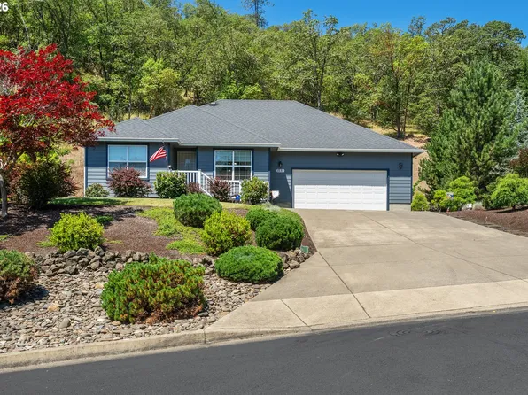 1530 NE Rocky Dr, Roseburg, OR 97470