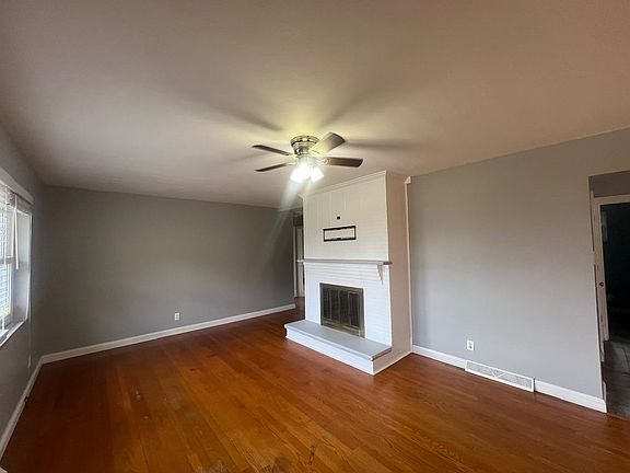 5th image of 211 College Hl