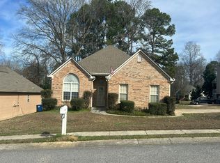 160 Saint Charles Dr, Helena, AL 35080