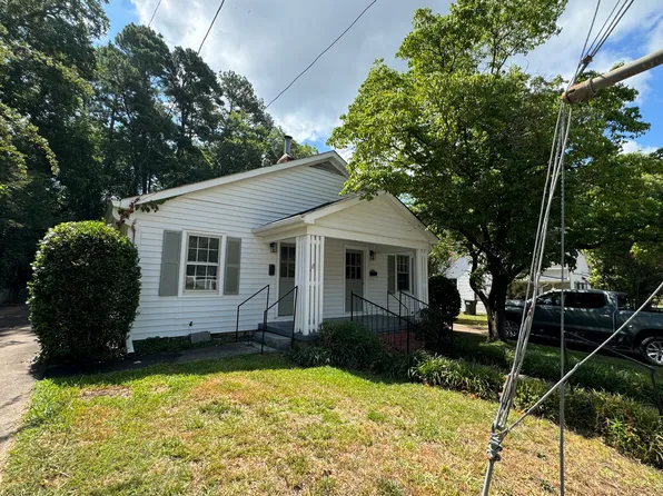 137 S Oliver St, Elberton, GA 30635