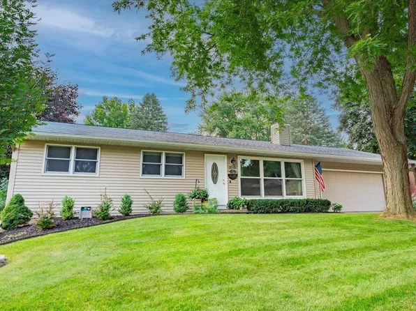 305 Mohawk Trail, Deforest, WI 53532
