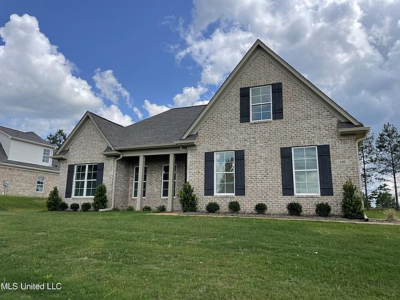 2nd image of 105 Garrett Dr