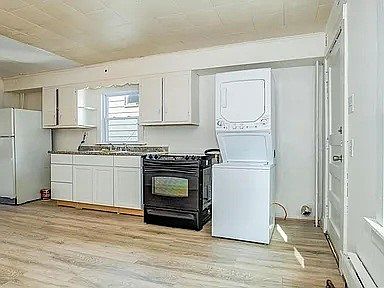 3rd image of 208-210 1st Ave