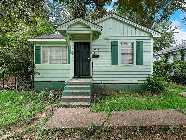2951 Poland St — Photo 2