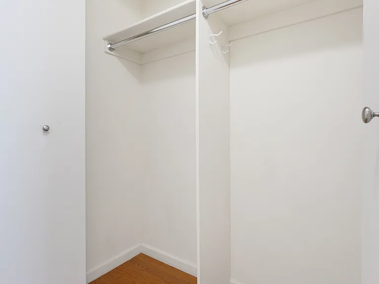 425 Main St #7G — Photo 10