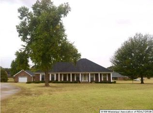 130 Annandale Dr, Senatobia, MS 38668