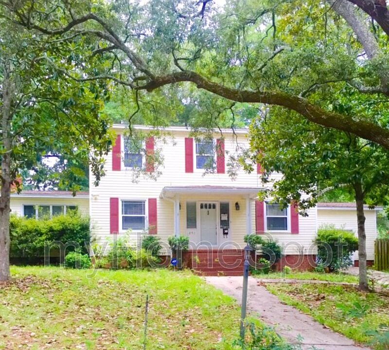 1st image of 251 Clematis St