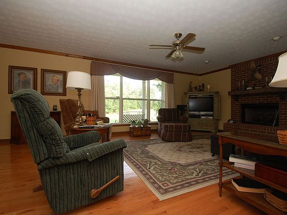 Living Room Looking from Kitchen