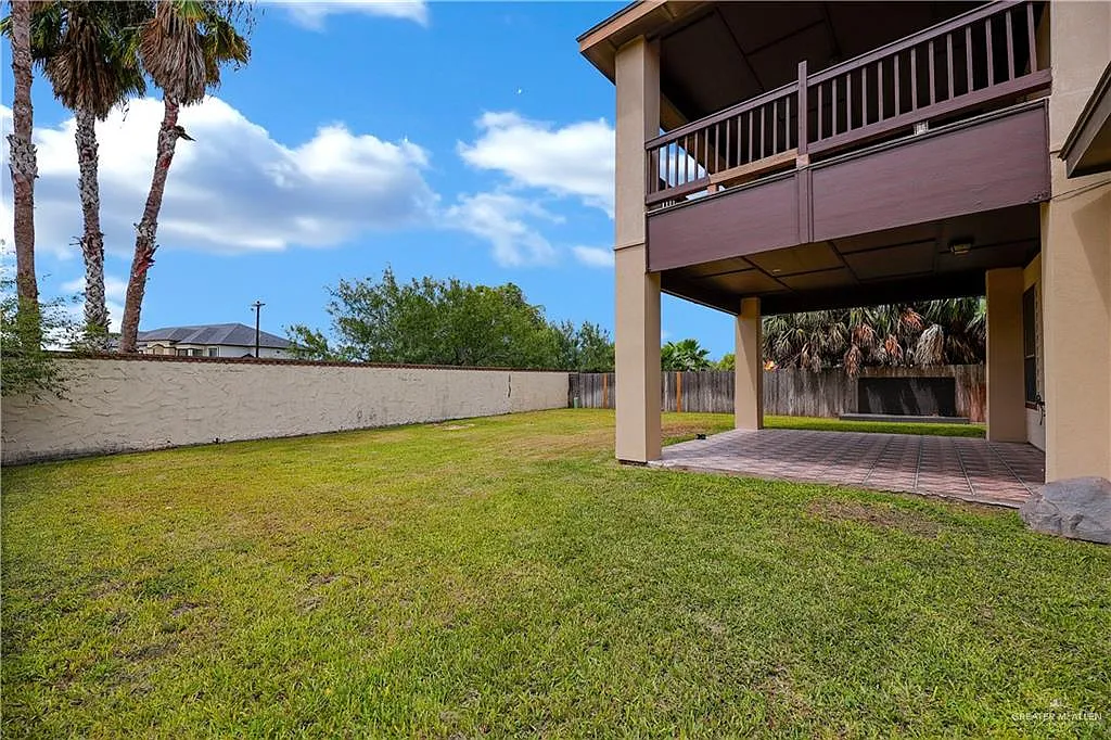 4 bed, 3.5 bath, 2538 sqft, $2,100 — Photo 4