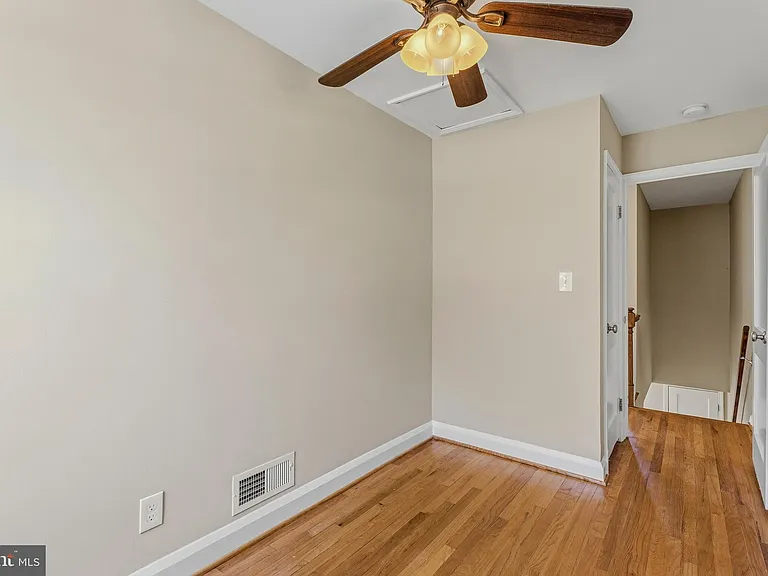 586 Lucia Ave — Photo 22
