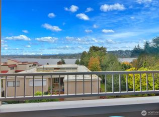 15514 Bothell Way NE APT 201, Lake Forest Park, WA 98155