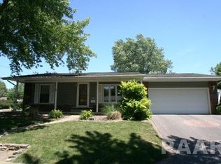 403 S Tazewell St, Mackinaw, IL 61755