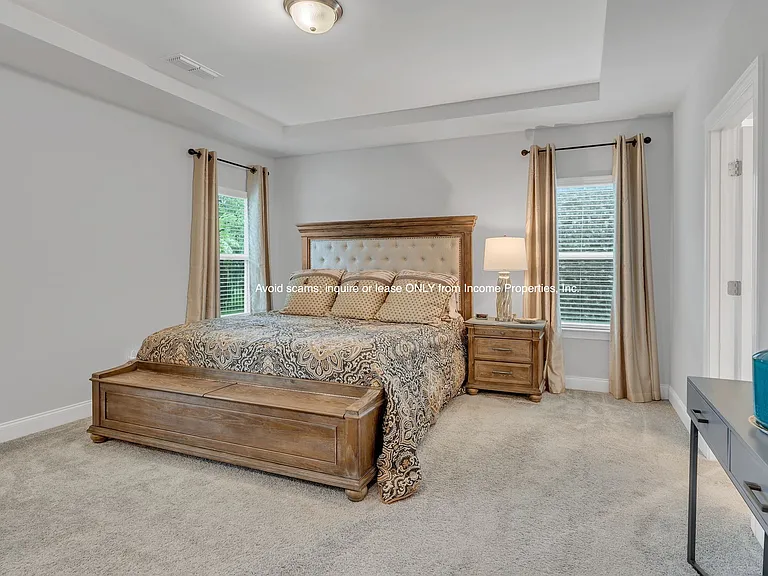 4937 Riverbank Dr — Photo 16