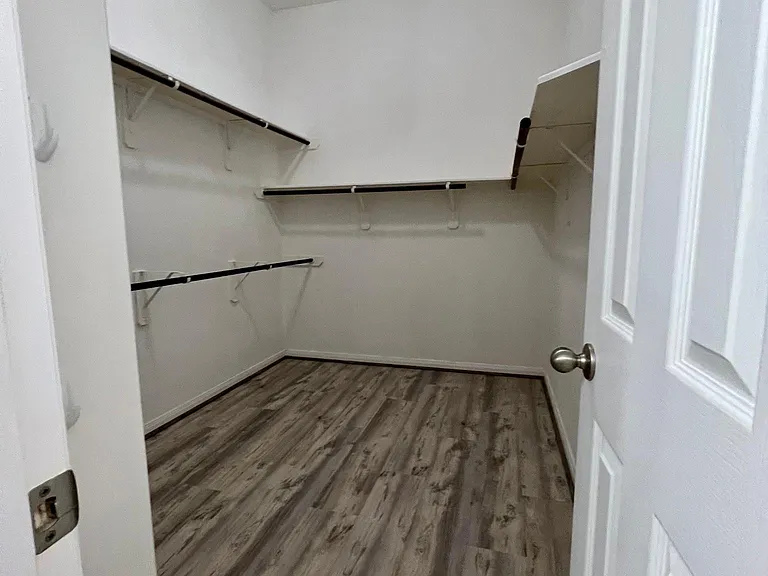 2502 N Yorkchase Ln — Photo 11