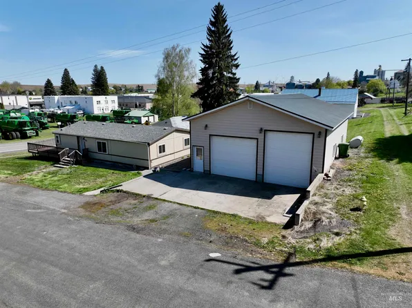 702 3rd Ave, Nezperce, ID 83543