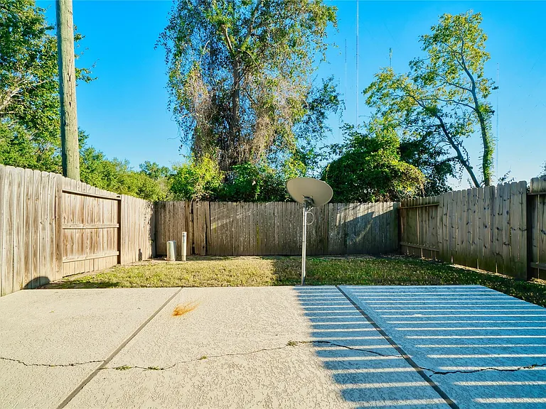 2831 Hackamore Hollow Ln — Photo 32