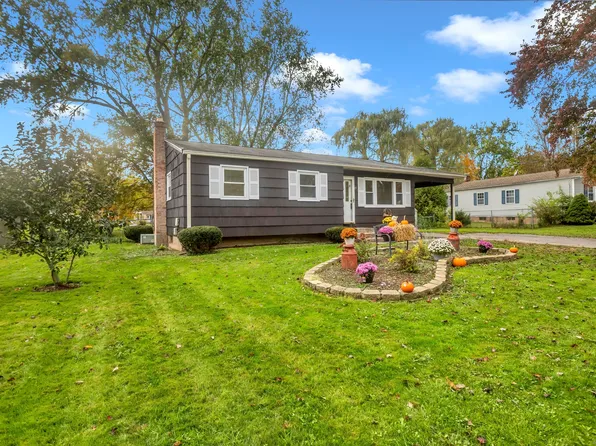 29 Chester Drive, Windsor Locks, CT 06096