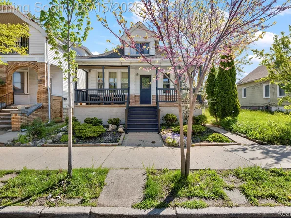 11338 Lumpkin St, Hamtramck, MI 48212