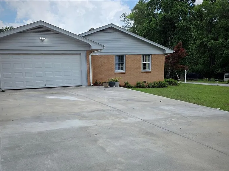 1499 Hammack Dr — Photo 7