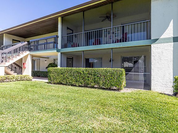 3rd image of 6370 Chasewood Dr APT D