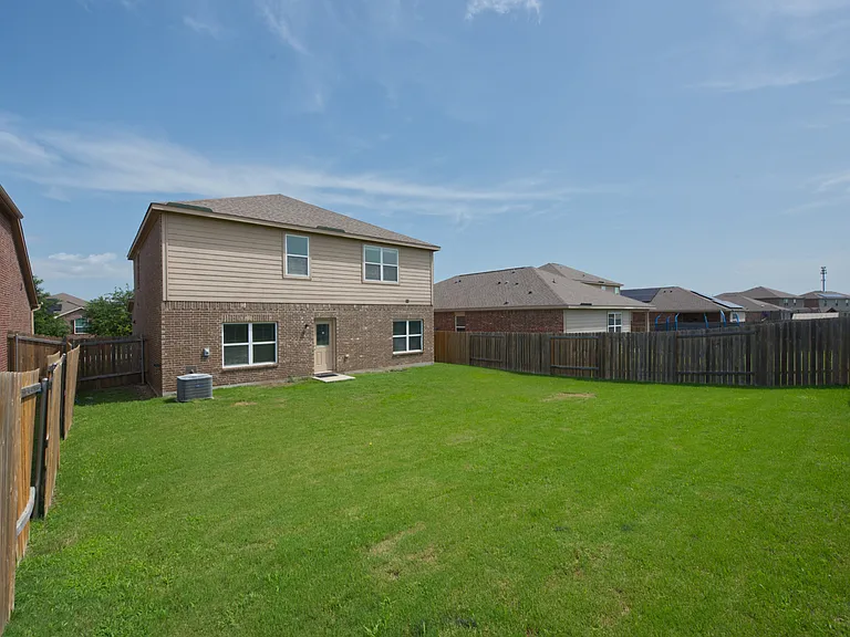 152 Curt St — Photo 23