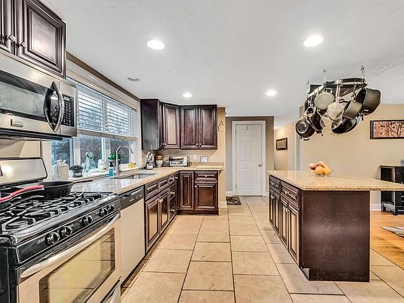4th image of 62 Pinehurst Ave