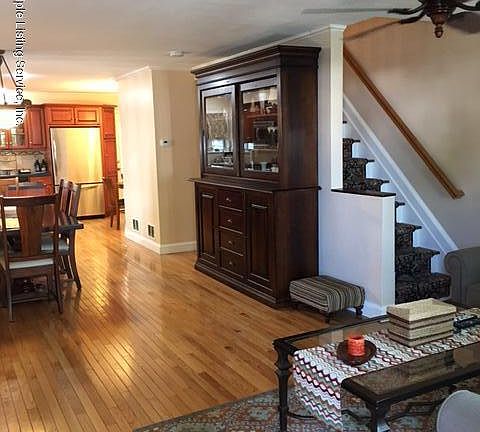 3rd image of 152 Leverett Ave