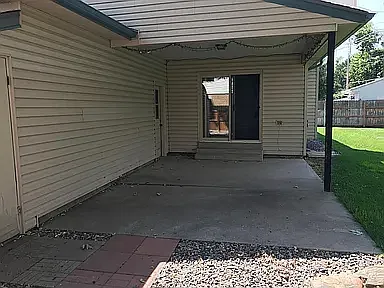1749 S Flower St — Photo 26